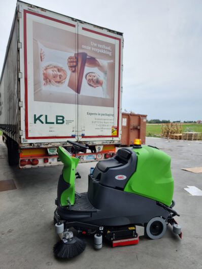 Cleaning Machines – Zulte leverde recent de DIBO Scrubber CT160-BT75R Sweep ride-on schrobzuigmachine aan Kartonnage Lefevere-Beel te Wielsbeke